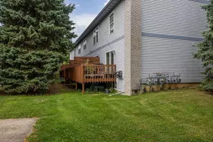 902 N Thompson Dr, Madison, WI 53704 - Photo 25