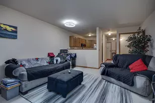 902 N Thompson Dr, Madison, WI 53704 - Photo 7