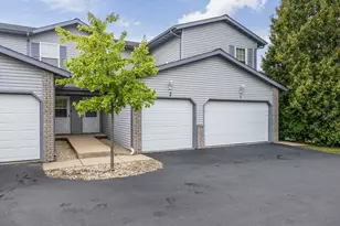 902 N Thompson Dr, Madison, WI 53704 - Photo 1