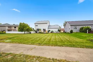 6115 Sledding Pkwy, Madison, WI 53558 - Photo 17