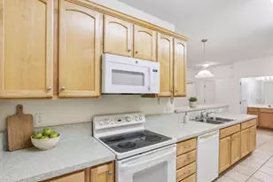 69 Cherokee Cir, Madison, WI 53704 - Photo 5