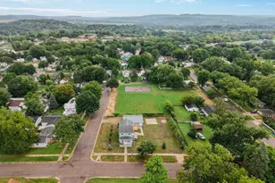 603 Walnut St, Baraboo, WI 53913 - Photo 37