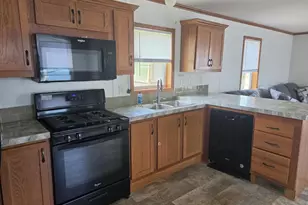 1105 Kellogg Ave, Janesville, WI 53545 - Photo 3