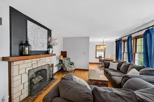 9 Oxford Pl, Madison, WI 53704 - Photo 3