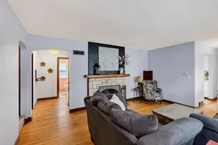 9 Oxford Pl, Madison, WI 53704 - Photo 7