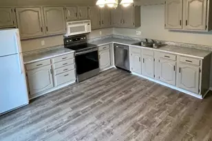 2110 Frisch Rd, Madison, WI 53711 - Photo 9