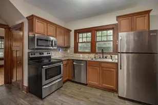 421 S Whiton St, Whitewater, WI 53190 - Photo 9