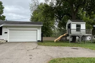 1517 Homberg Ln, Madison, WI 53716 - Photo 3