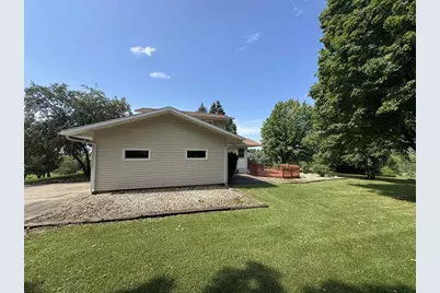 W5642 Rolling Acres Lane, Monroe, WI 53566 - Photo 11