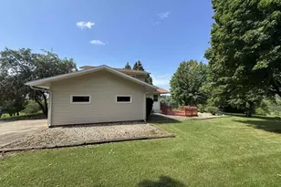 W5642 Rolling Acres Ln, Monroe, WI 53566 - Photo 11