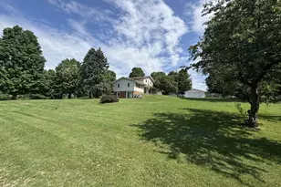 W5642 Rolling Acres Ln, Monroe, WI 53566 - Photo 17