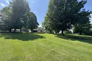 W5642 Rolling Acres Ln, Monroe, WI 53566 - Photo 13