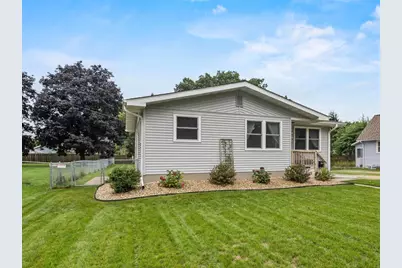 409 S 2nd Street, Janesville, WI 53536 - Photo 3