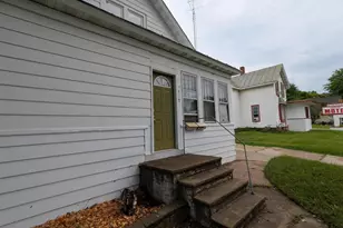 418-418 1/2 8th Ave, Baraboo, WI 53913 - Photo 3