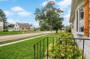 309 4th St, Waunakee, WI 53597 - Photo 5