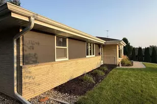2611 Golf Vu Ct, Monroe, WI 53566 - Photo 3
