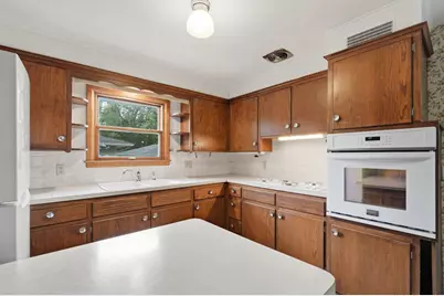 404 Tompkins Drive, Madison, WI 53716 - Photo 9