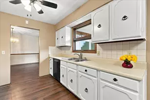 5302 Comanche Way, Madison, WI 53704 - Photo 15