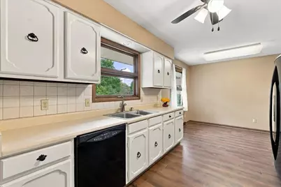 5302 Comanche Way, Madison, WI 53704 - Photo 13