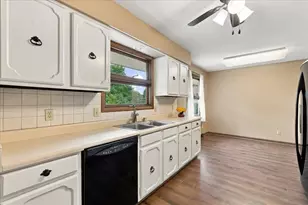 5302 Comanche Way, Madison, WI 53704 - Photo 13