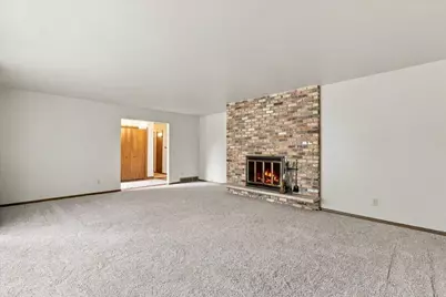 5302 Comanche Way, Madison, WI 53704 - Photo 9