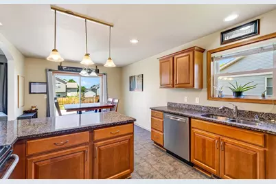 332 Sandridge Trail, Sun Prairie, WI 53590 - Photo 13