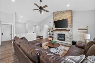 29 S Windmill Ridge Rd, Janesville, WI 53536 - Photo 5