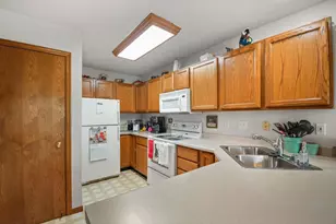 706 Forest Edge Dr, Mazomanie, WI 53560 - Photo 13