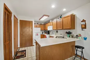 706 Forest Edge Dr, Mazomanie, WI 53560 - Photo 11