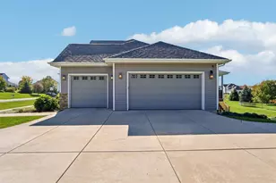 3861 Bay Laurel Ln, Verona, WI 53593 - Photo 5