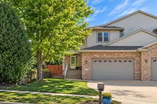1033 Vista Ridge Dr, Mount Horeb, WI 53572 - Photo 1