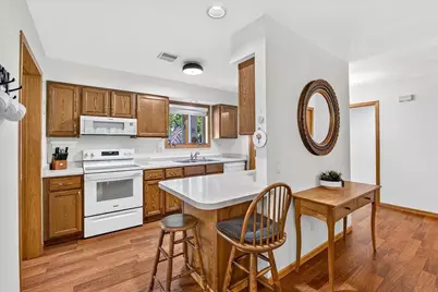 726 Saukdale Way, Madison, WI 53717 - Photo 9