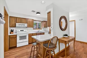 726 Saukdale Way, Madison, WI 53717 - Photo 9