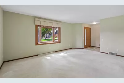 121 Winston Way, Waunakee, WI 53597 - Photo 9