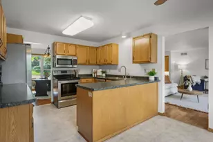 6 Lynbrook Cir, Madison, WI 53719 - Photo 7