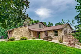 2670 N Britt Rd, Janesville, WI 53548 - Photo 7