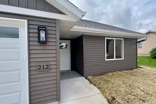 212 Danielle Dr, Randolph, WI 53956 - Photo 3
