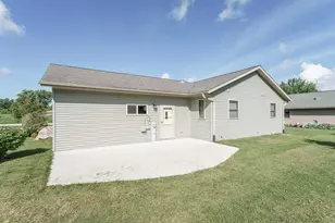 262 E Front St, Markesan, WI 53946 - Photo 7