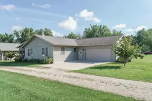 262 E Front St, Markesan, WI 53946 - Photo 3