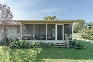 262 E Front St, Markesan, WI 53946 - Photo 5