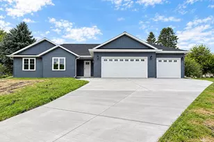 312 Village Ln, Ripon, WI 54971 - Photo 1