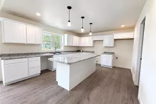 312 Village Ln, Ripon, WI 54971 - Photo 5