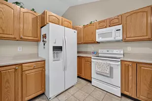 5904 Red Oak Trail, Mcfarland, WI 53558 - Photo 9