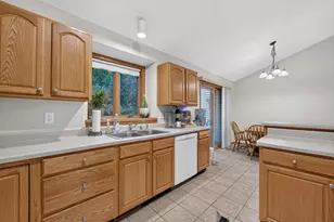 5904 Red Oak Trail, Mcfarland, WI 53558 - Photo 11