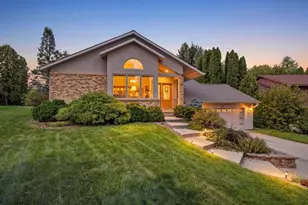 10 Apple Hill Cir, Madison, WI 53717 - Photo 1