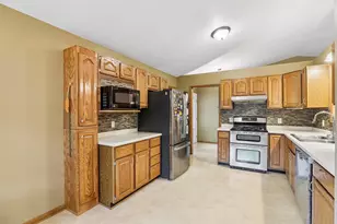 280 Kierstead Ln, Oregon, WI 53575 - Photo 7