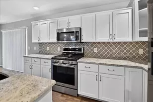 235 Blooming Leaf Wy, Madison, WI 53593 - Photo 19