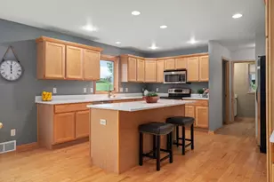1716 Oakridge Ct, Stoughton, WI 53589 - Photo 3