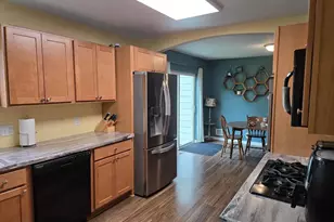 11904 W Oakwood Dr, Franklin, WI 53132 - Photo 7