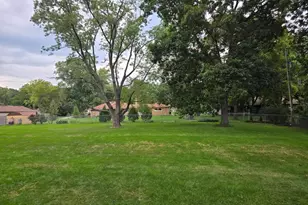11904 W Oakwood Dr, Franklin, WI 53132 - Photo 17